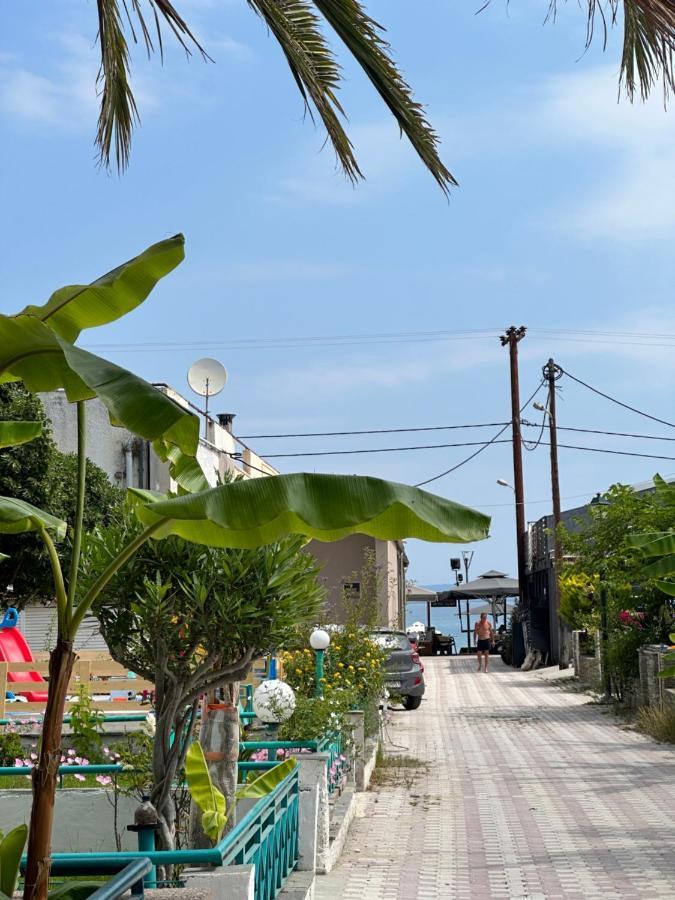 Emerald Seaside Apartment In Pefkohori Πευκοχώρι Εξωτερικό φωτογραφία